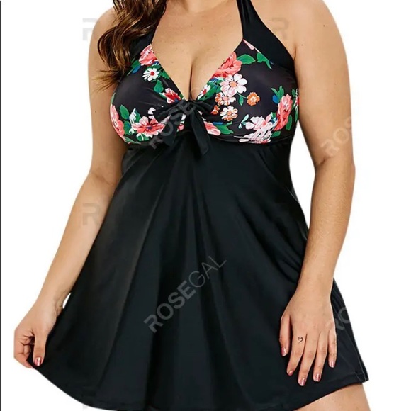 Pinup style halter swim suit - Picture 5 of 5